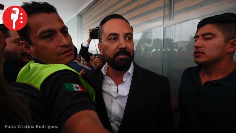 Arturo Ávila prepara demanda contra Carlos Mancilla, porro de Alito, por daño moral