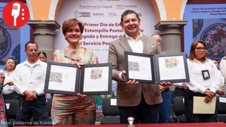 Chile en Nogada llega a las estampillas postales para llevar el orgullo poblano al mundo