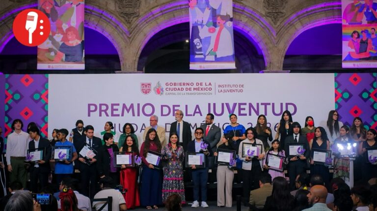 Brugada llama a las juventudes a transformar la ciudad y cuestiona las “ideas viejas” entre jóvenes