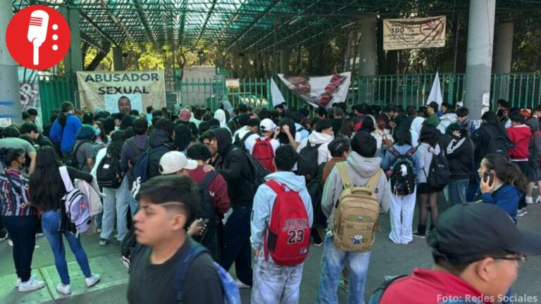 Estudiantes toman Bachilleres 3 Iztacalco por denuncias de abuso sexual contra alumnas