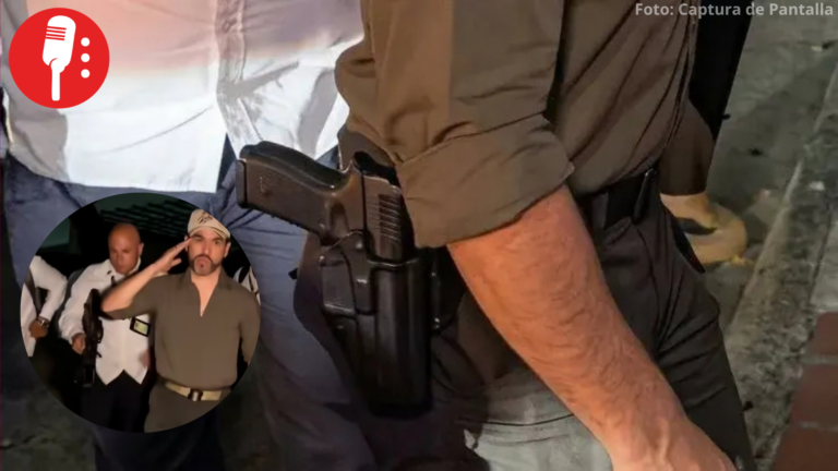 De la Espriella recorre Santa Marta portando pistola para intimidar
