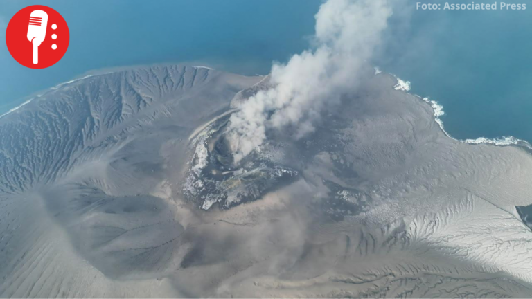 Krakatoa hace erupción; Indonesia suspende vuelos