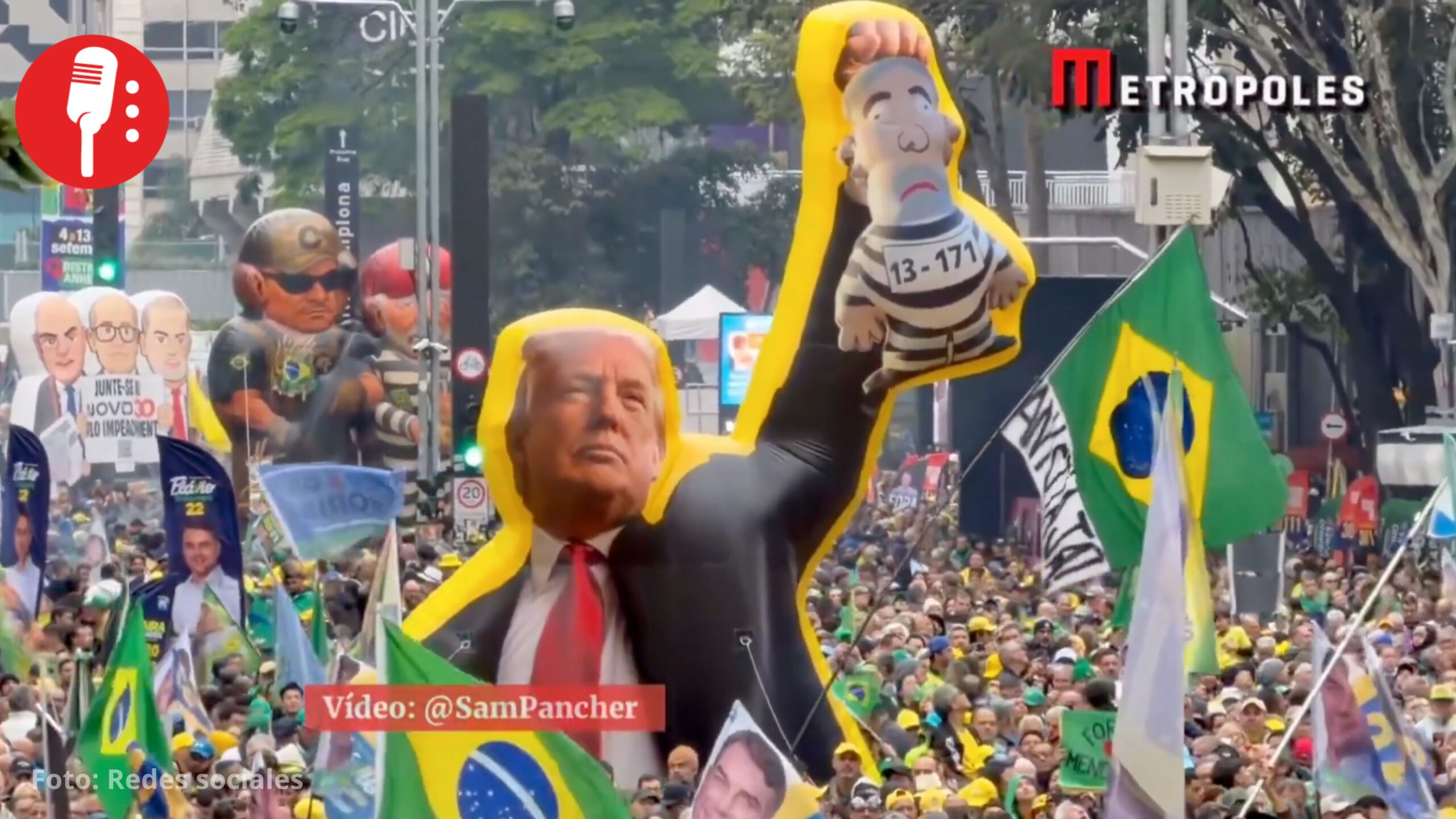 Flávio Bolsonaro lleva inflable de Trump “arrestando” a Lula a un mitin