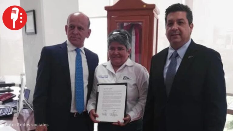 Exsecretaria de Cabeza de Vaca lo señala por dar contratos al “Rey del Huachicol”