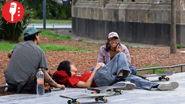 En una década, México reduce número de jóvenes que no estudian ni trabajan: OCDE