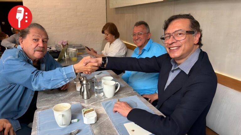 Petro y Taibo II sellan en México la edición de su nuevo libro sobre la crisis climática