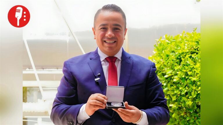 IPN reconoce a Janecarlo Lozano con su máxima presea