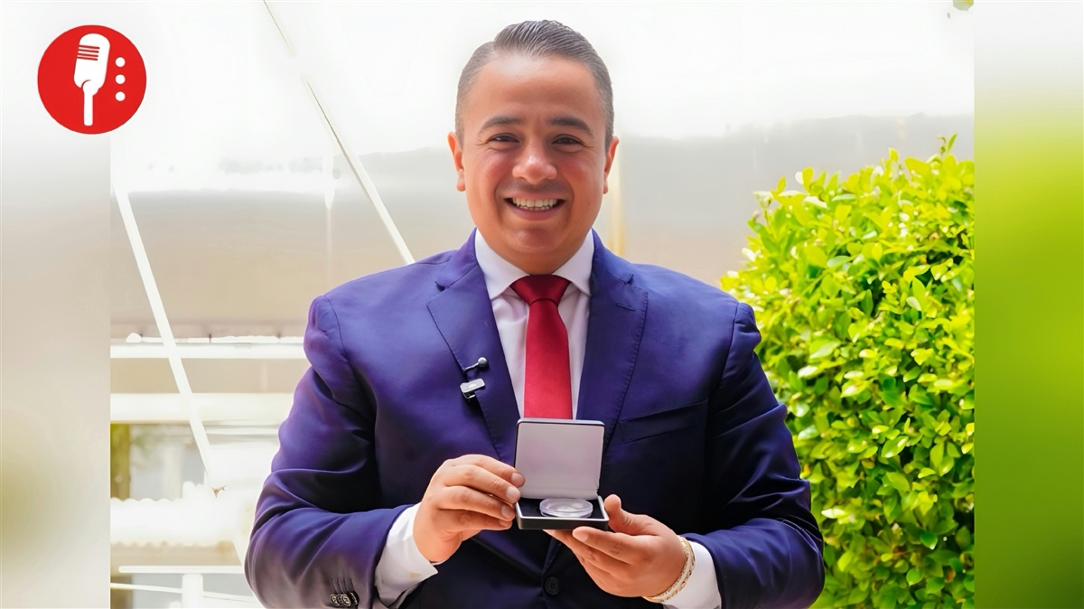 IPN reconoce a Janecarlo Lozano con su máxima presea