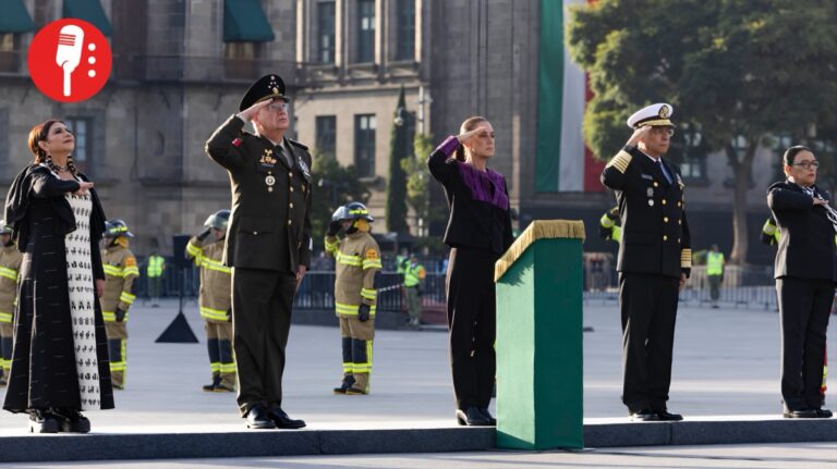 Sheinbaum honra a las víctimas de los sismos con la bandera a media asta