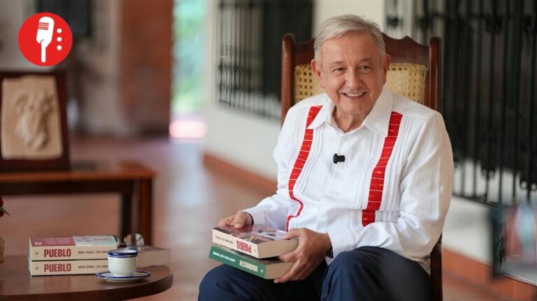López Obrador presenta “Pueblo” y se burla de sus falsos funerales