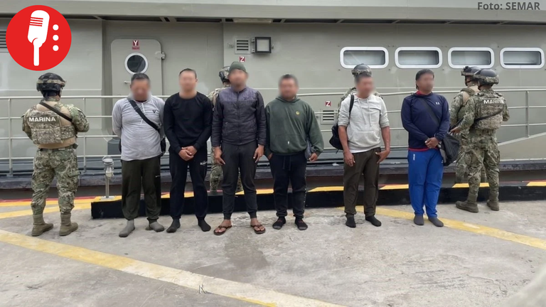 Marina rescata a seis migrantes que naufragaban frente a las costas de Chiapas