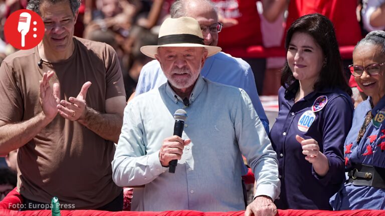 Lula acusa a Flávio Bolsonaro de llegar a la política con apoyo del crimen organizado