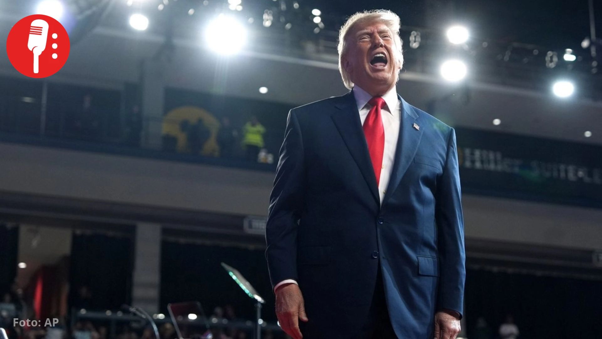 Trump se burla de sus propios seguidores y dice que lo aplaudirían incluso si dijera tonterías