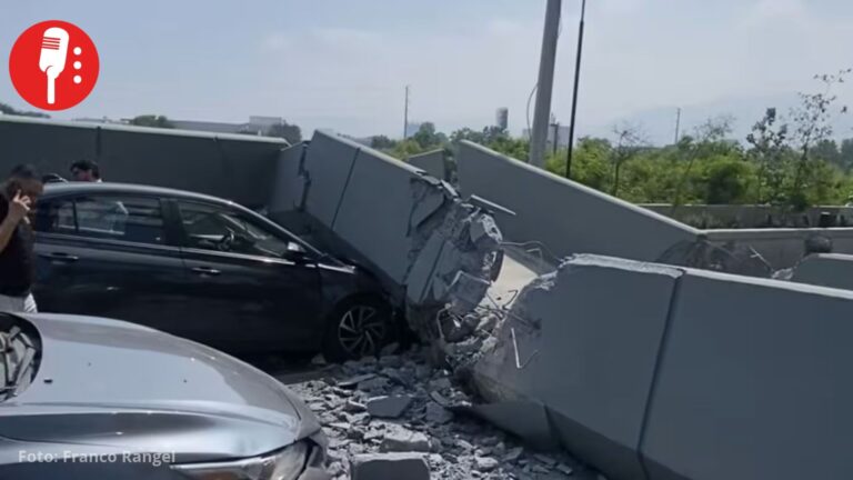 Colapsa puente peatonal en Monterrey y aplasta automóvil en avenida Constitución