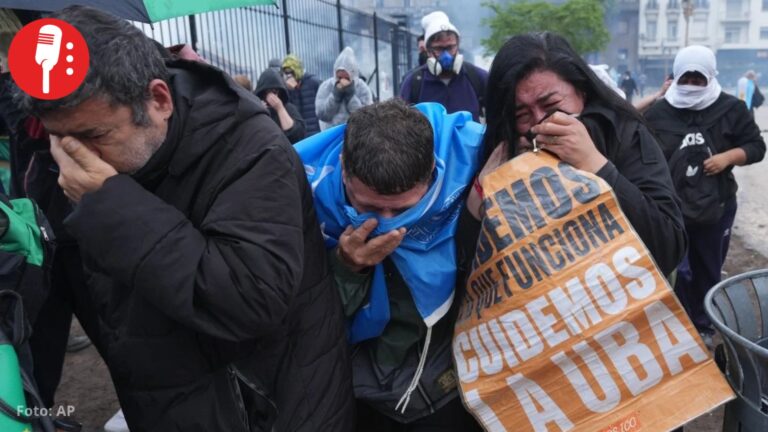 Milei desata represión contra universitarios en Argentina; denuncian heridos y detenciones