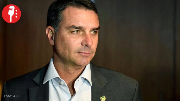 Bolsonaro se victimiza y pide anular candidatura de Lula por propaganda en WhatsApp