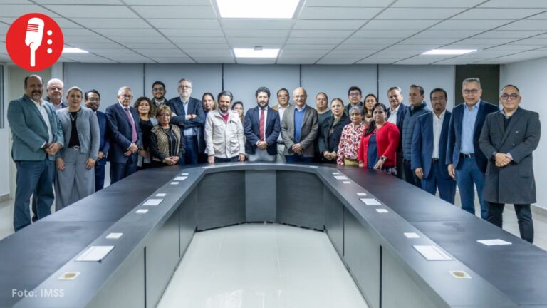 Zoé Robledo acuerda con trabajadores del IMSS aumento del 8% al salario