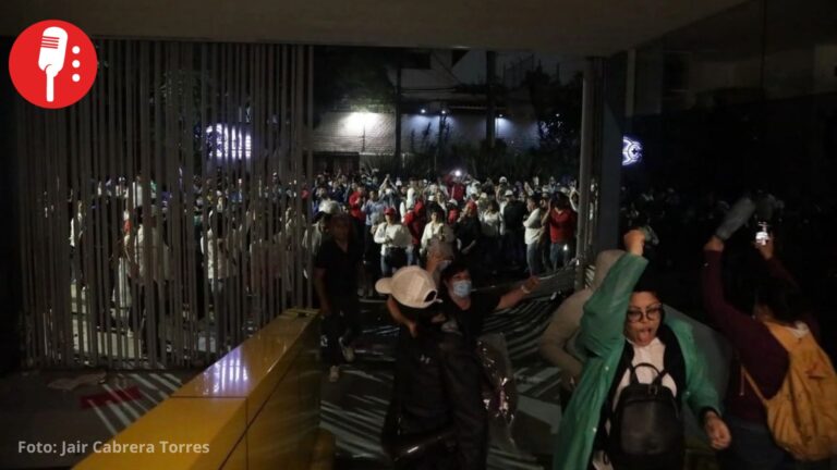 Trabajadores del IMSS frenan movilización tras acuerdo con sindicato