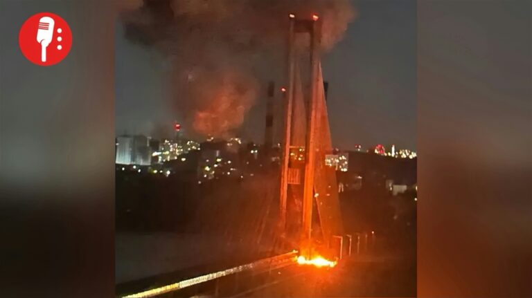 En una nueva escalada Rusia golpeó puentes de Kiev