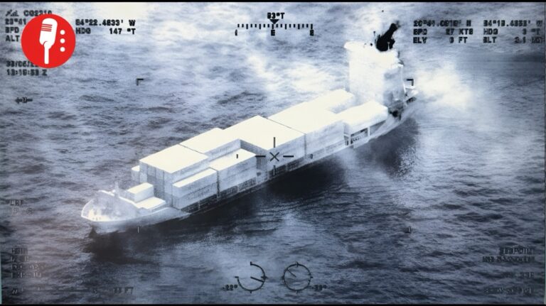 EUA frena dos barcos que llevaban combustible a Cuba