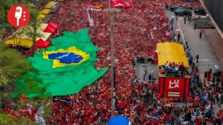 Marea roja inunda la Avenida Paulista para respaldar a Lula
