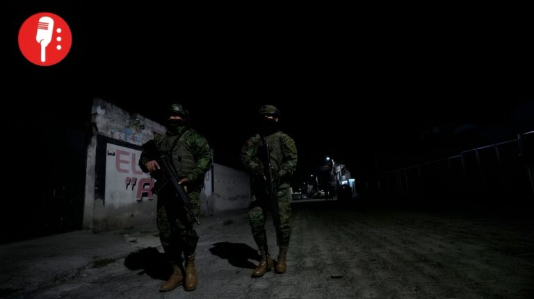Ecuador se queda a oscuras: cortes de hasta 18 horas y toque de queda en la Costa