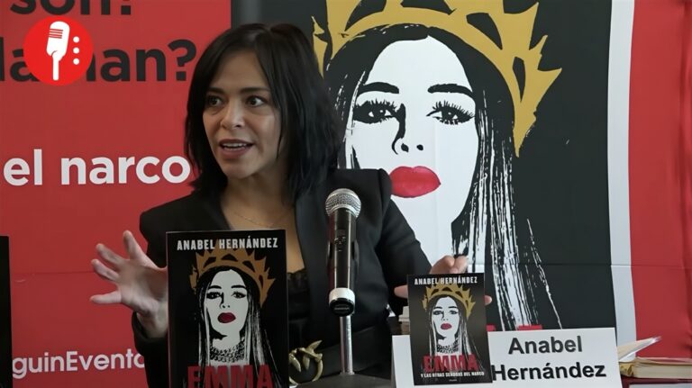 Emma Coronel demanda a Penguin Random House por su foto de portada