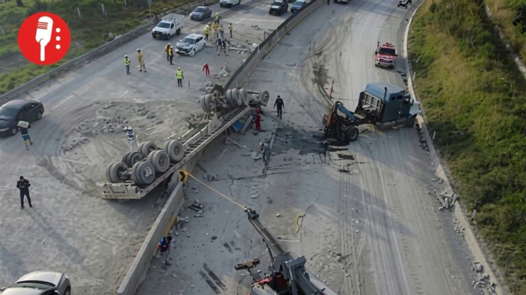 Tragedia en la México-Puebla: vuelca tráiler con cemento y mueren dos personas