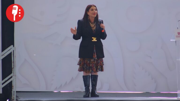 Brugada da casa y escritura a miles de familias de la CDMX