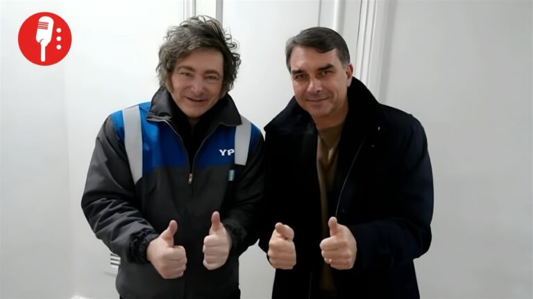 Piden investigar a Milei por la fuga de Flávio Bolsonaro