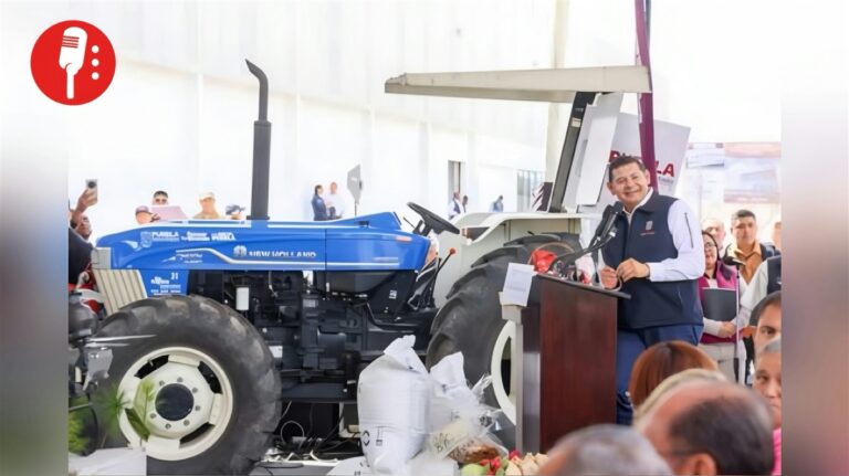 Puebla lleva tractores y drones a las familias del campo en San José Chiapa