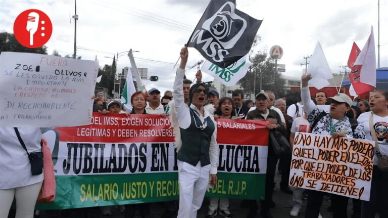 Unos 800 trabajadores del IMSS marchan hacia Gobernación